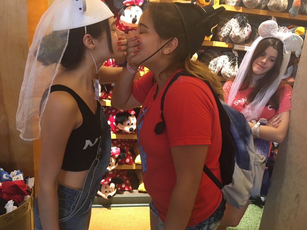 rocioailin66's tweet image. ESTO ES PARA SIEMPRE LA PUTA MADRE QUE LO PARIO  #FunTimeMemories @Funtime15