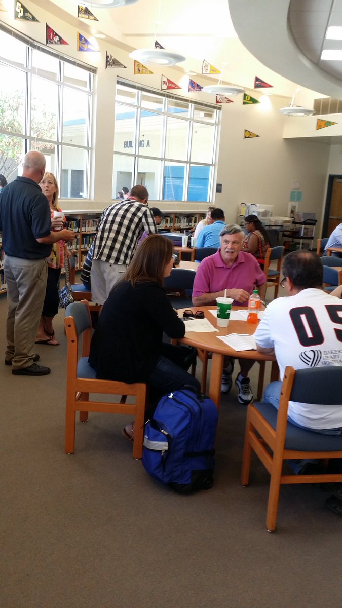 katwilson80's tweet photo. Connect. Converse. Contribute.Teachers engaging in dialogue.#pbvcon https://t.co/wu7yAbB7jC
