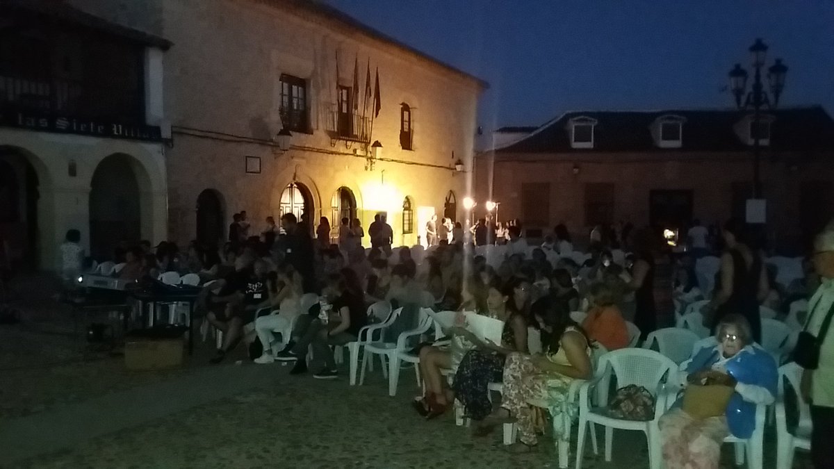 cineespanol's tweet photo. Todo preparado para el segundo día de @fecvillamayor @fjavier1980 @VillamayorStgo @LuisMottola @Blogdecineesp https://t.co/3P5m6Mu2on