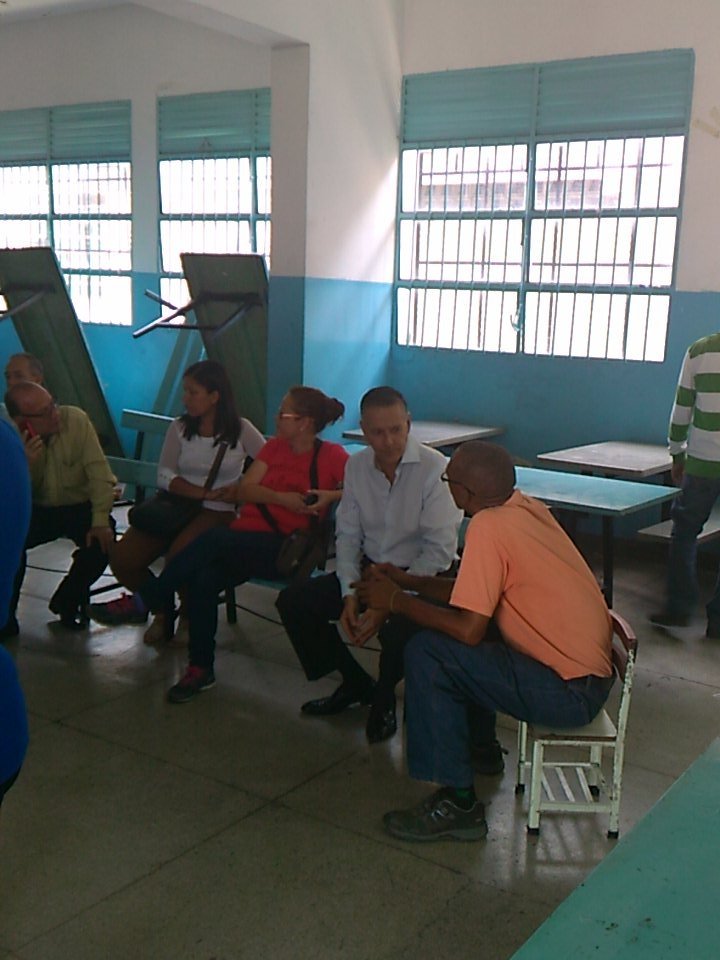 Conversando con el Pueblo en nuestra comunidad de Jose Félix Ribas Petare construyendo la Paz