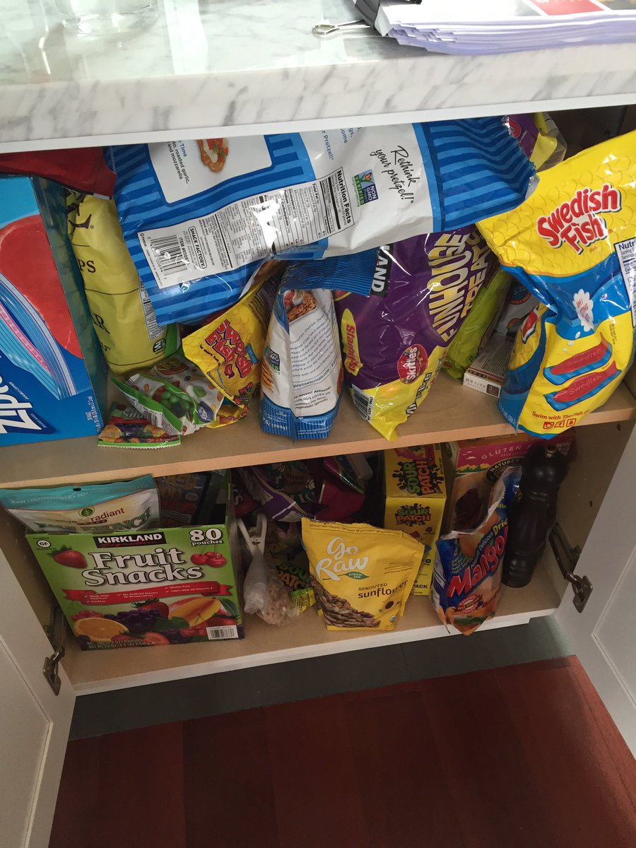 chefryanscott's tweet photo. @KGO810 hey @EthanBearman top my junk/candy drawer at my house! #noOreos😝😔 https://t.co/tGZHx7bWwf