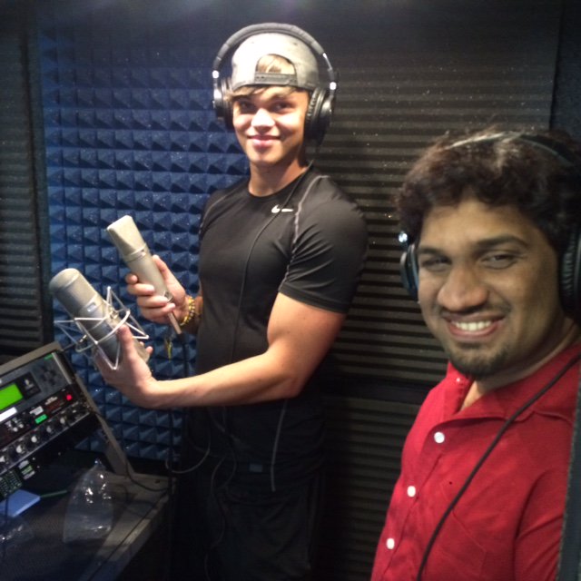 AudioRents's tweet photo. The guys from @ImpulseStudioLA in our vocal booth!
@ItsTheProfessor
@jasonjonesjj @SennheiserUSA #proaudio https://t.co/FE3w5LJSTh
