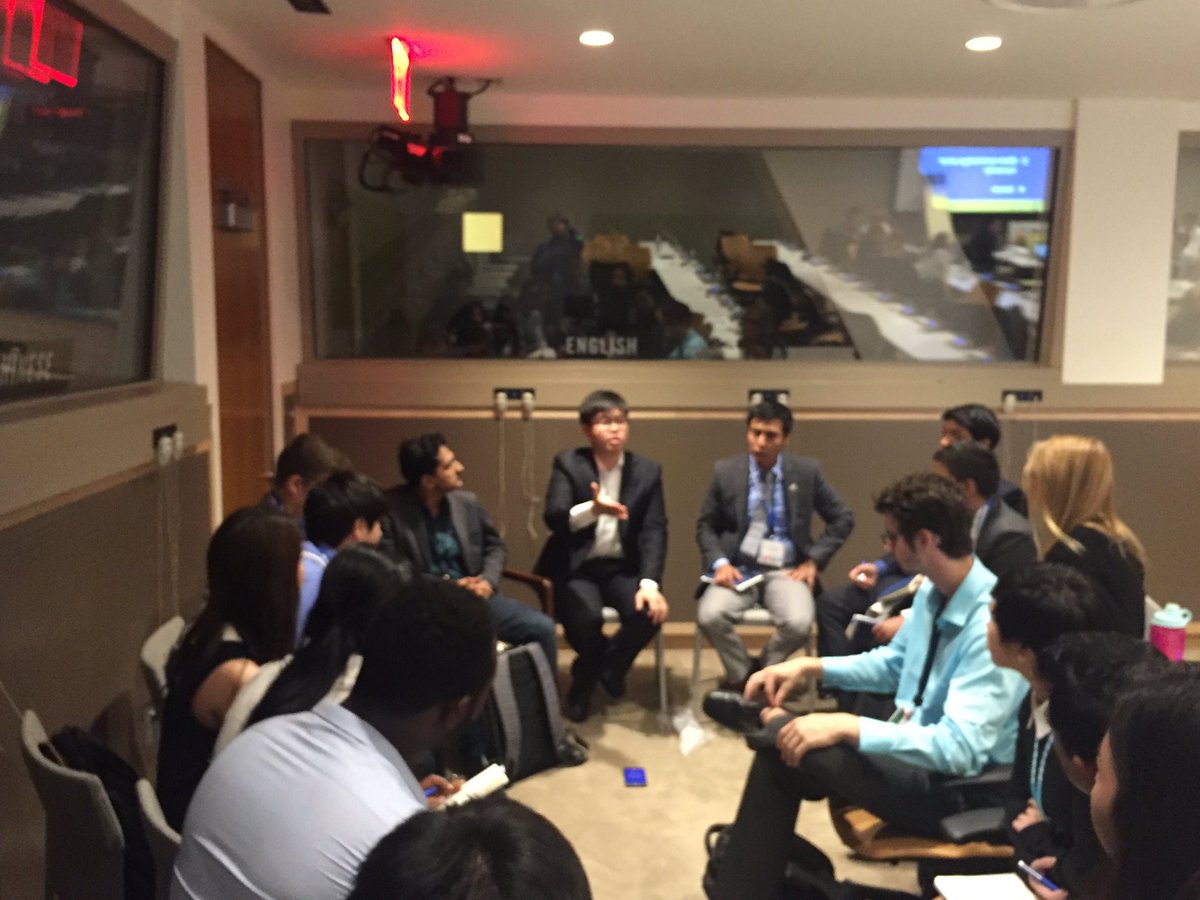 UNWOMEN4Youth's tweet photo. @steveleesj on his breakout session on Youth Leadership to Achieve SDG2: Key Resource of #GenerationZeroHunger https://t.co/Iptf3qGwn7