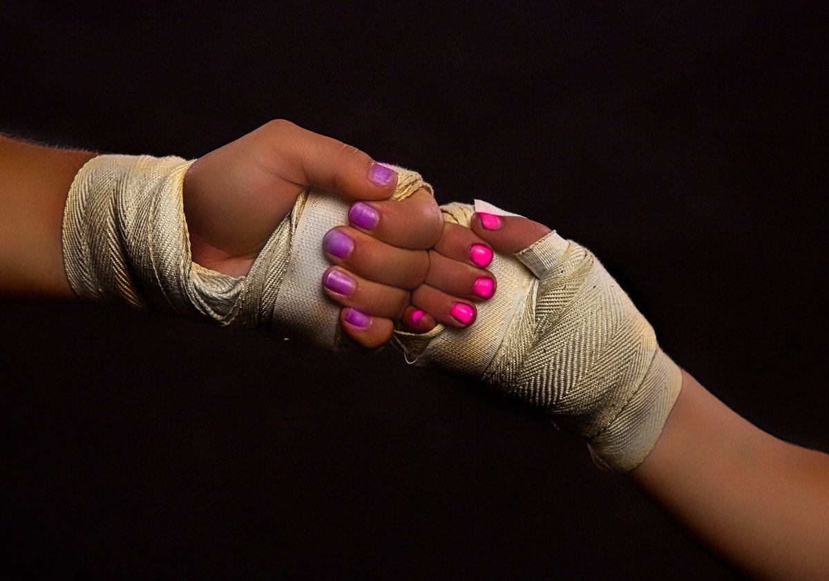 psychobabblers's tweet image. #firstbump #hands #fitness #studio #mother #photographer #creative #daughter #art #sport #photoshoot #beautiful