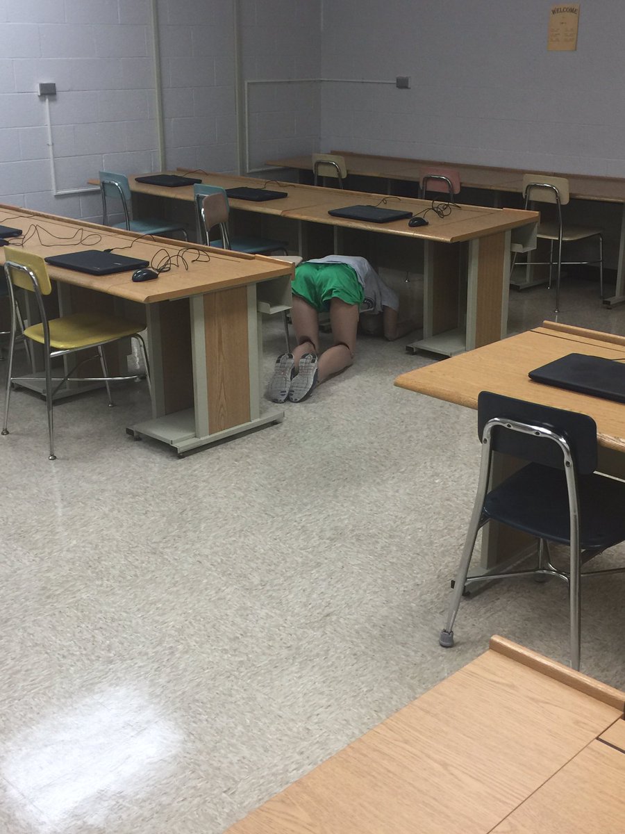 tmathias_13's tweet photo. When you don't wanna work but need the hours https://t.co/tEgjaAmVRq