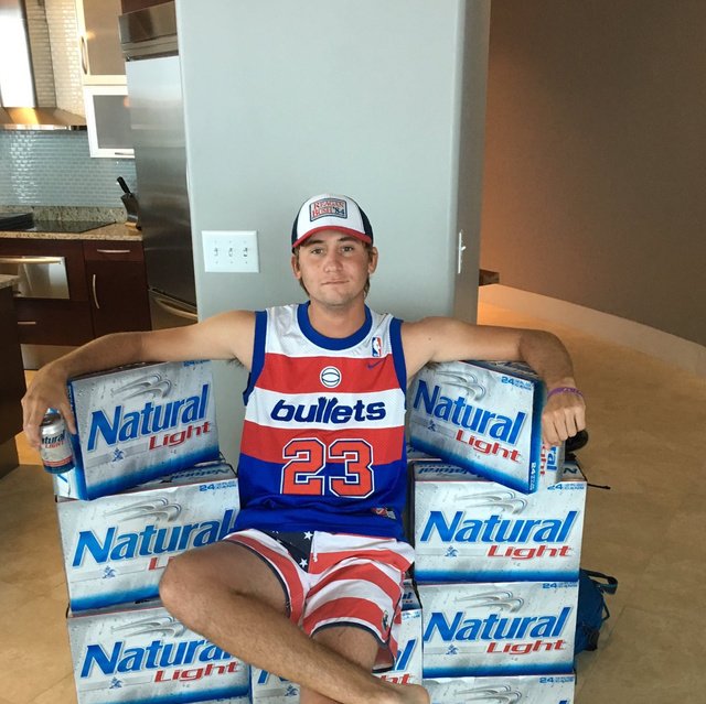 CheersGNV's tweet photo. Golf can still be cool. #Natty #Smylie #ESPN https://t.co/VZ14AjWuVD https://t.co/U69HuaYm2b