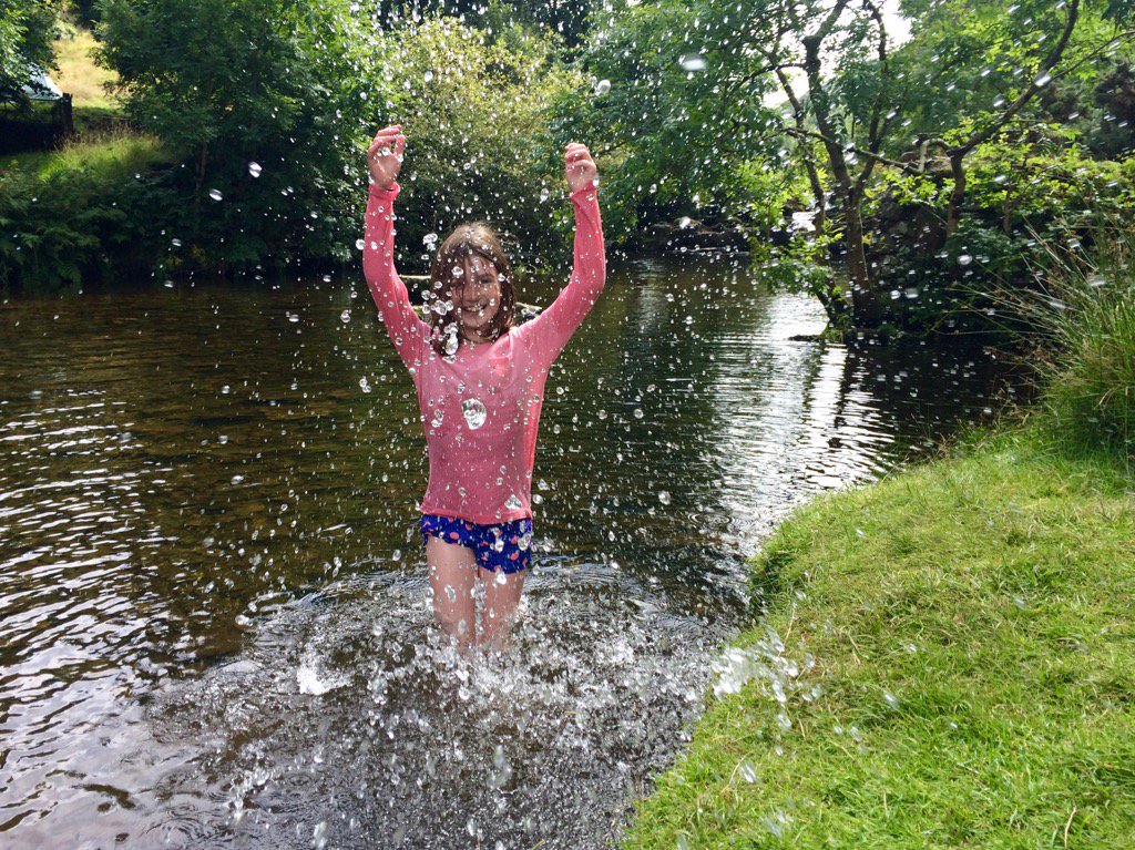 #wildswimming in @ExmoorNP #DooneValley
