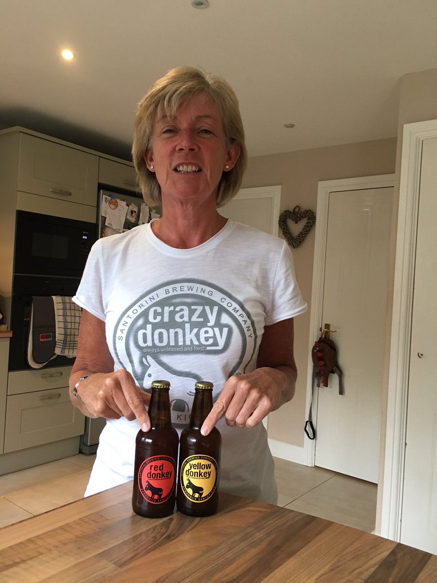 HelenHumphrey83's tweet photo. Drank the beer; bought the Tshirt.☺️ Sharing my last 2 #donkeybeer 🍻 @TheBlackHorsePH please stock @donkeybeer 🙏🏻 https://t.co/cjutiFSwIw
