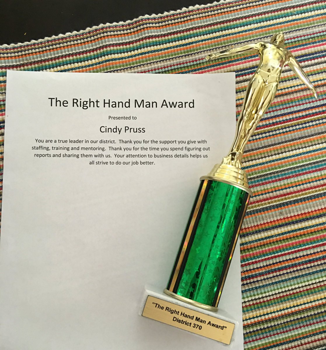 _ms_cindy_'s tweet photo. Received the D370 right hand man award today! Thanks @darkarasmc  for passing it on to me 😬 https://t.co/B3Q503n0yq