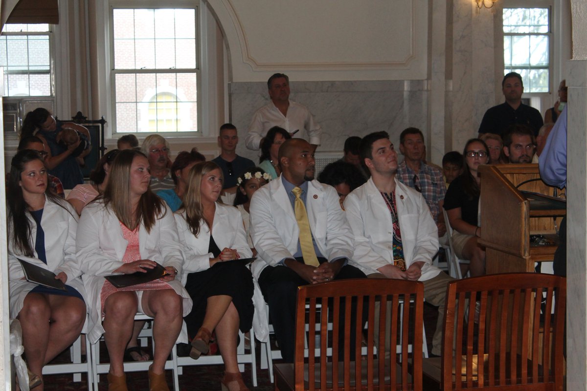 RegisGradSchool's tweet photo. Big congrats to the #regis_ma #medicalimaging student who received their pins today! Making Regis proud! https://t.co/Gh7J0lUmWB