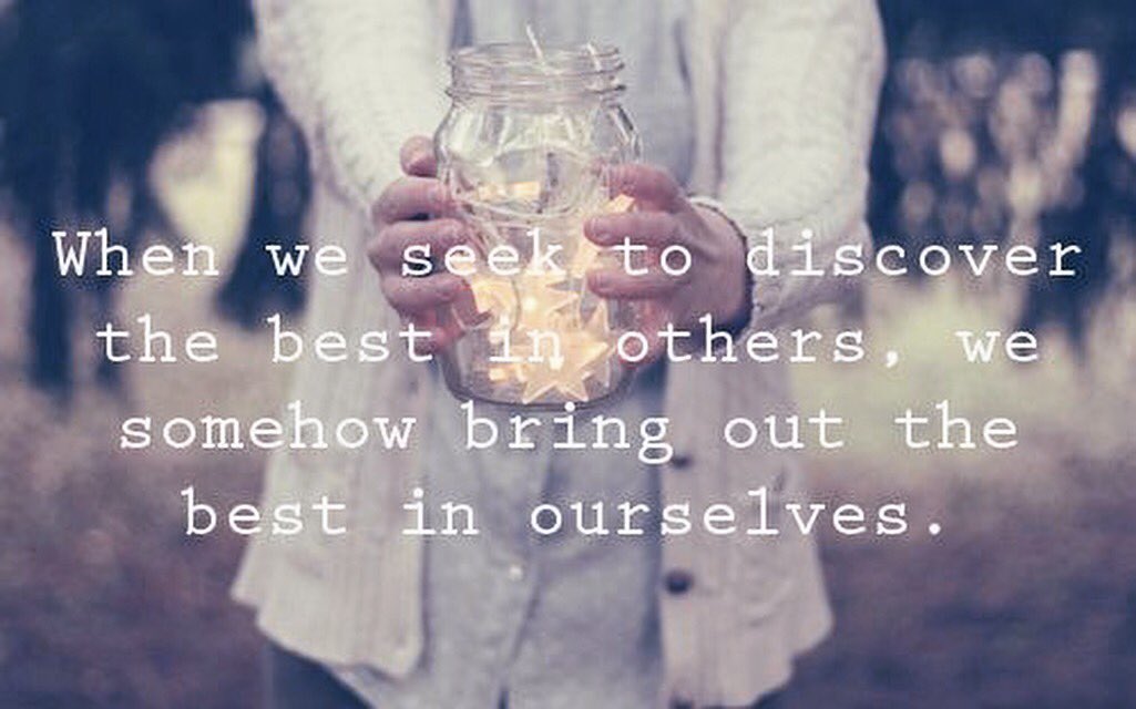 kindcampaign's tweet photo. Look for the light in others and you'll end up shining brighter yourself. ✨🌟✨ https://t.co/Oi686viTkN