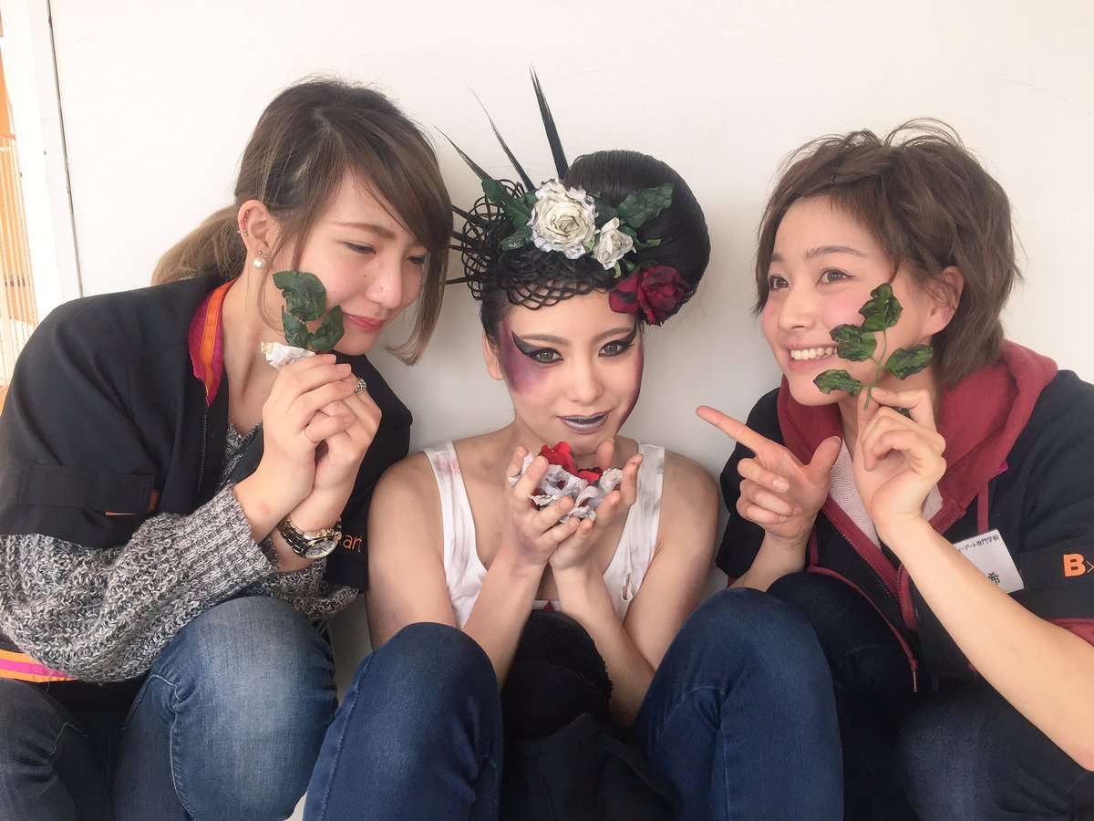 ta23yuki's tweet photo. 専門1年、初めてのフォトコン作品📽

🌹薔薇戦争🌹

🗣@yrn_miii https://t.co/bKMGAlONmH