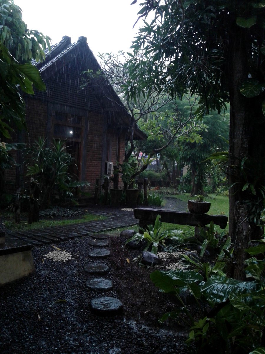 nyomansayang1's tweet photo. Taman yg sejuk...pikiranpun menjadi fresh...selamat pagi saudaraku semua .smoga sejahtera slalu. https://t.co/T7GEWJKpz3