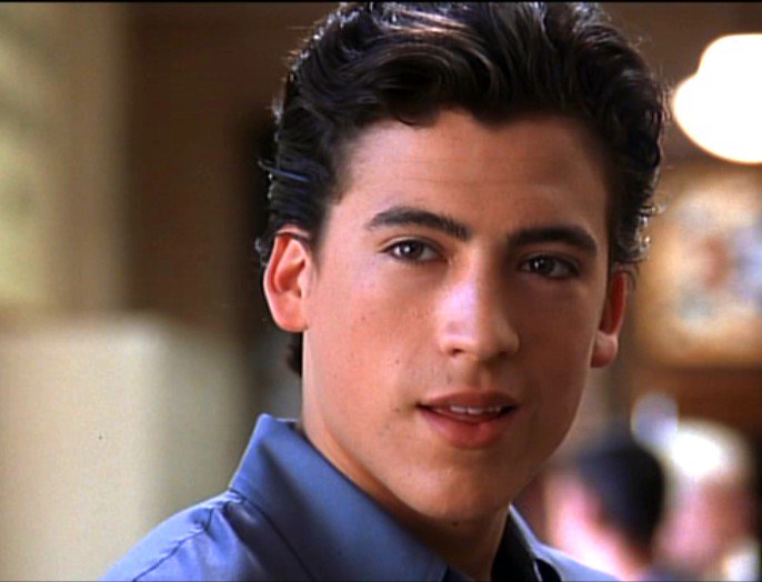Andrew Keegan(<a href="/keegan_drew/">Andrew Keegan</a>), your fave ’00s crush, can still make you swoon like it’s 2002 trib.al/Jgk9fYN