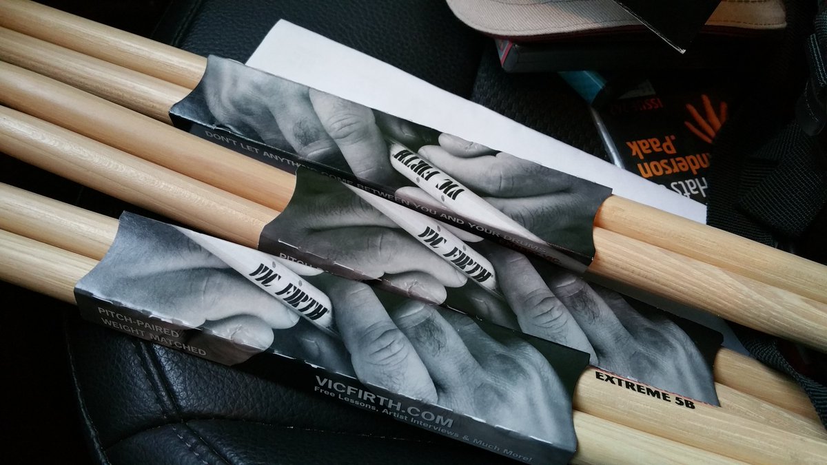 Baldguy71's tweet photo. I'm sportin' wood !!! @vicfirth #perfectpair #X5B # AmericanClassic https://t.co/F1nxyFWjdC