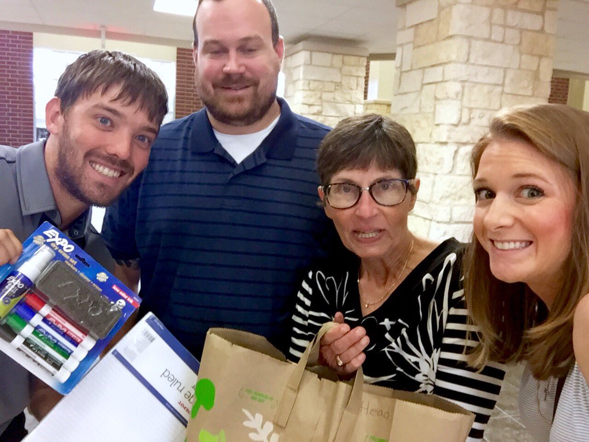 FulshearScience's tweet photo. #CFHSGO scavenger hunt! #teamscience https://t.co/sTNYehMyzJ