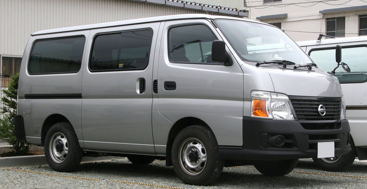 Carmeカーミー クルマ情報マガジン A Twitter キャブオーバーバンの王者 日産 キャラバンとはどんな車 燃費や中古相場は T Co Kf6ewmf49x 日産 キャラバン ハイエース バン アウトドア