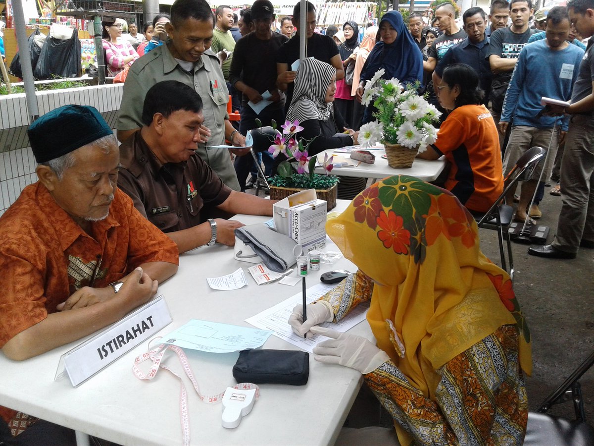 donteddysumardy's tweet photo. Giat Pelayanan Kesehatan Kerja sama @BogorDinkes @pasarkotabogor@andriyuli @dharumantaka lokasi di @PLAZABOGOR https://t.co/VtebijhVzh