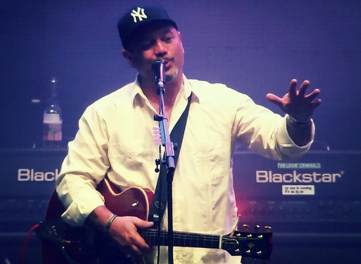 BSFestival's tweet photo. "it's a pleasure to play for you !" This is love unlimited between people &amp; @funlovincrims @ Mont Des Arts #BRUSF16 https://t.co/mu8GIjkZ8D