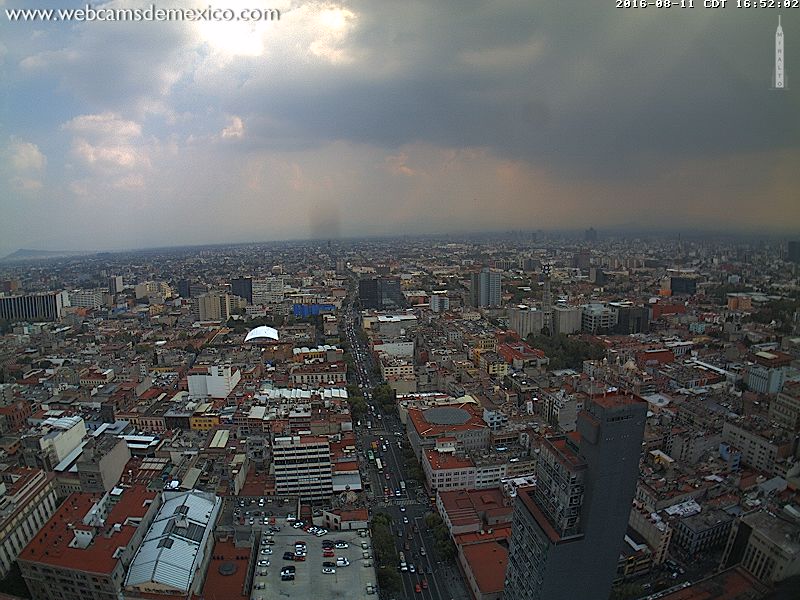 webcamsdemexico's tweet photo. La #CDMX en este momento vista desde la Torre Latino hacia los 4 puntos cardinales.
#Fase1 de #ContingenciaAmbiental https://t.co/UDHd8ZN4Rx