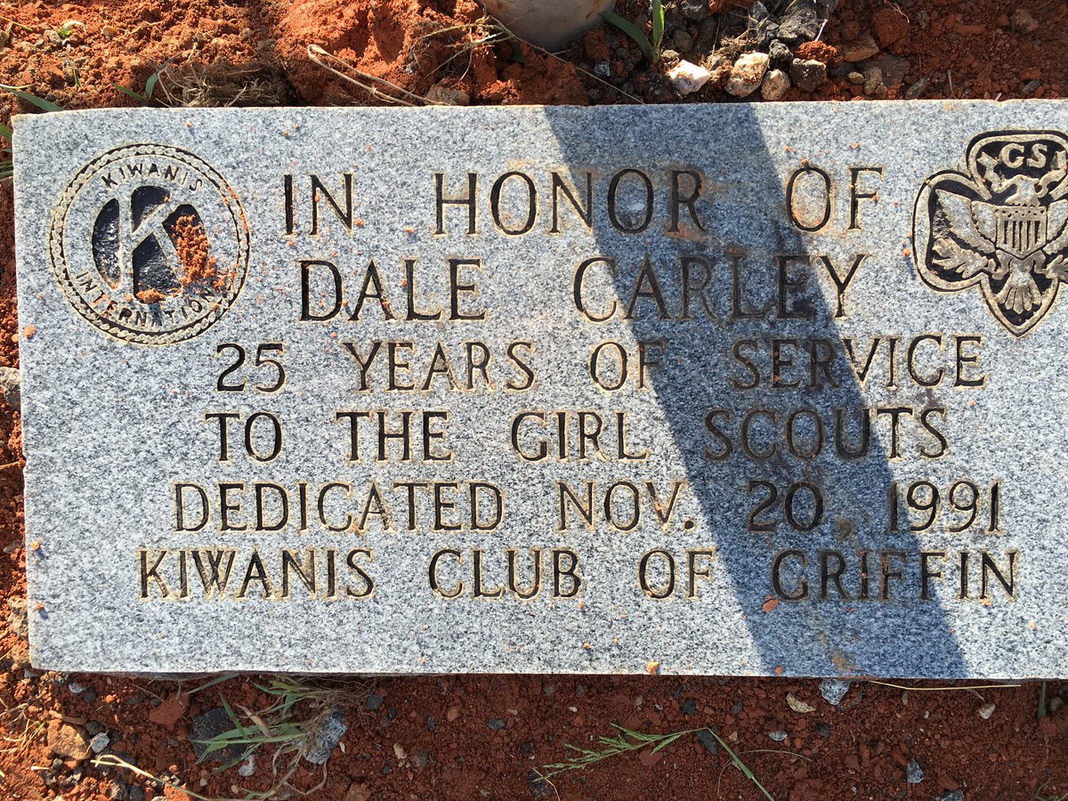 griffin_kiwanis's tweet photo. New flag pole up at the Kiwanis Building in honor of Dale Carley! #FirstTweet #secondhashtag #kiwanis https://t.co/TZD8c9UNSl