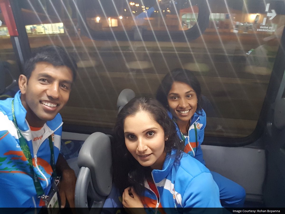 #Tennis: Sania Mirza-Rohan Bopanna win mixed doubles 7-5, 6-4 against #AUS Samantha Stosur &amp; John Peers #IndiaAtRio
