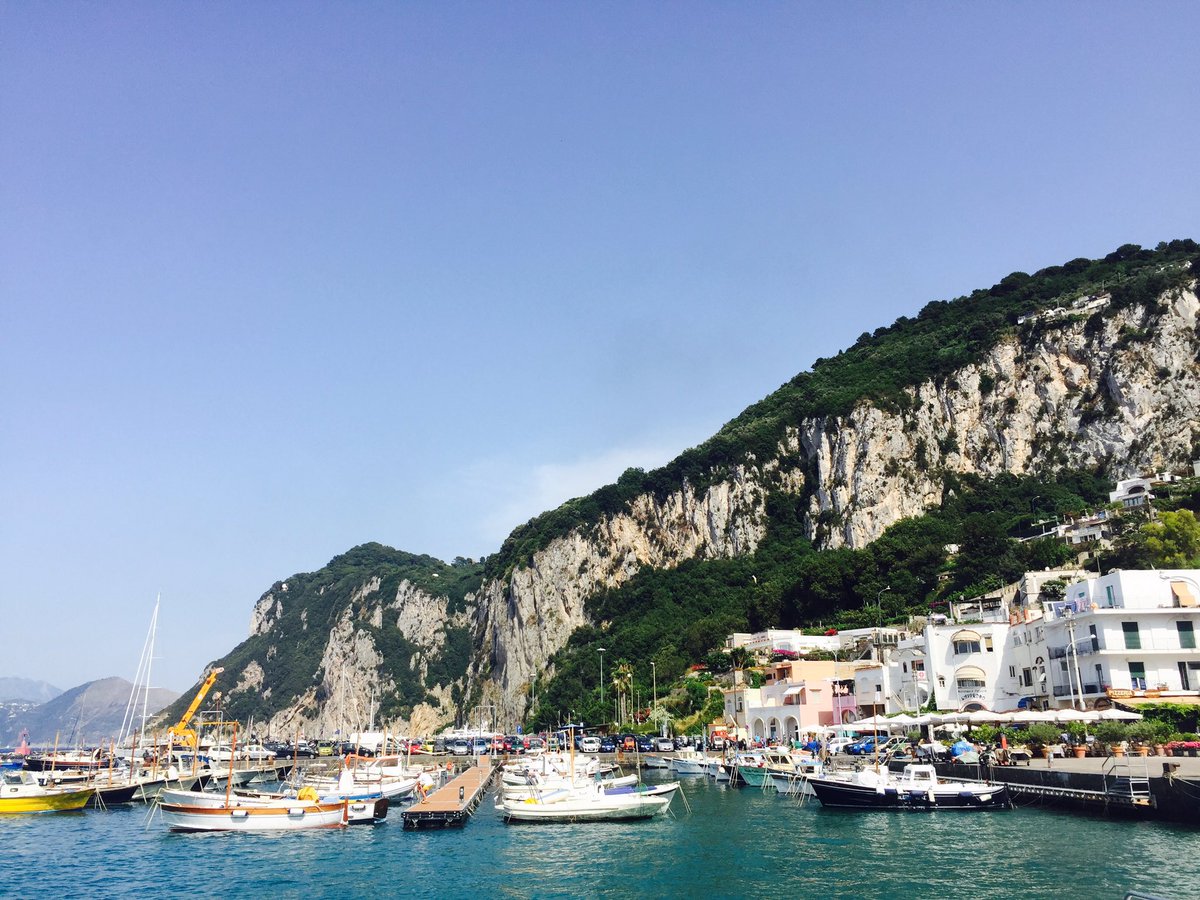 lisahibbert_'s tweet photo. Take me back to Sorrento! https://t.co/ofqlG4ENO2