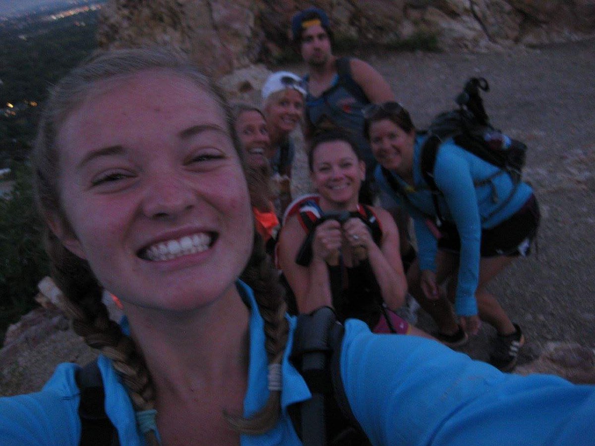 sydsassy's tweet photo. We like hiking 🤘🏻 https://t.co/BDUmt927R0