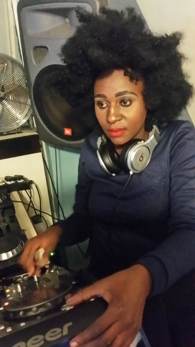 dj_ruu's tweet photo. @BusiswaNgoku S/O to my dj ...she killed it😆❤✌ https://t.co/mAfu4EcPAm