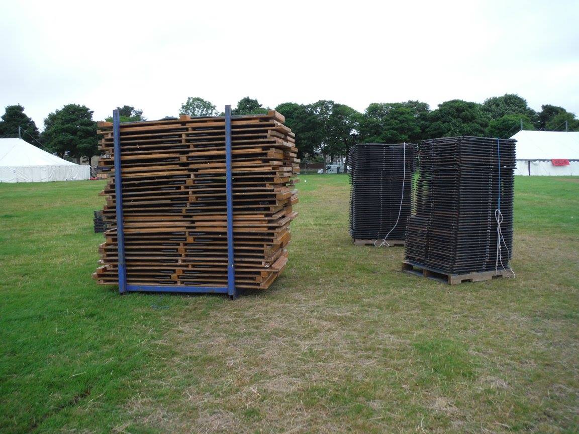 thehalifaxshow's tweet photo. Everything's fitting in to place, the volunteers are doing an amazing job!! #HalifaxShow https://t.co/hVi60pMJH6