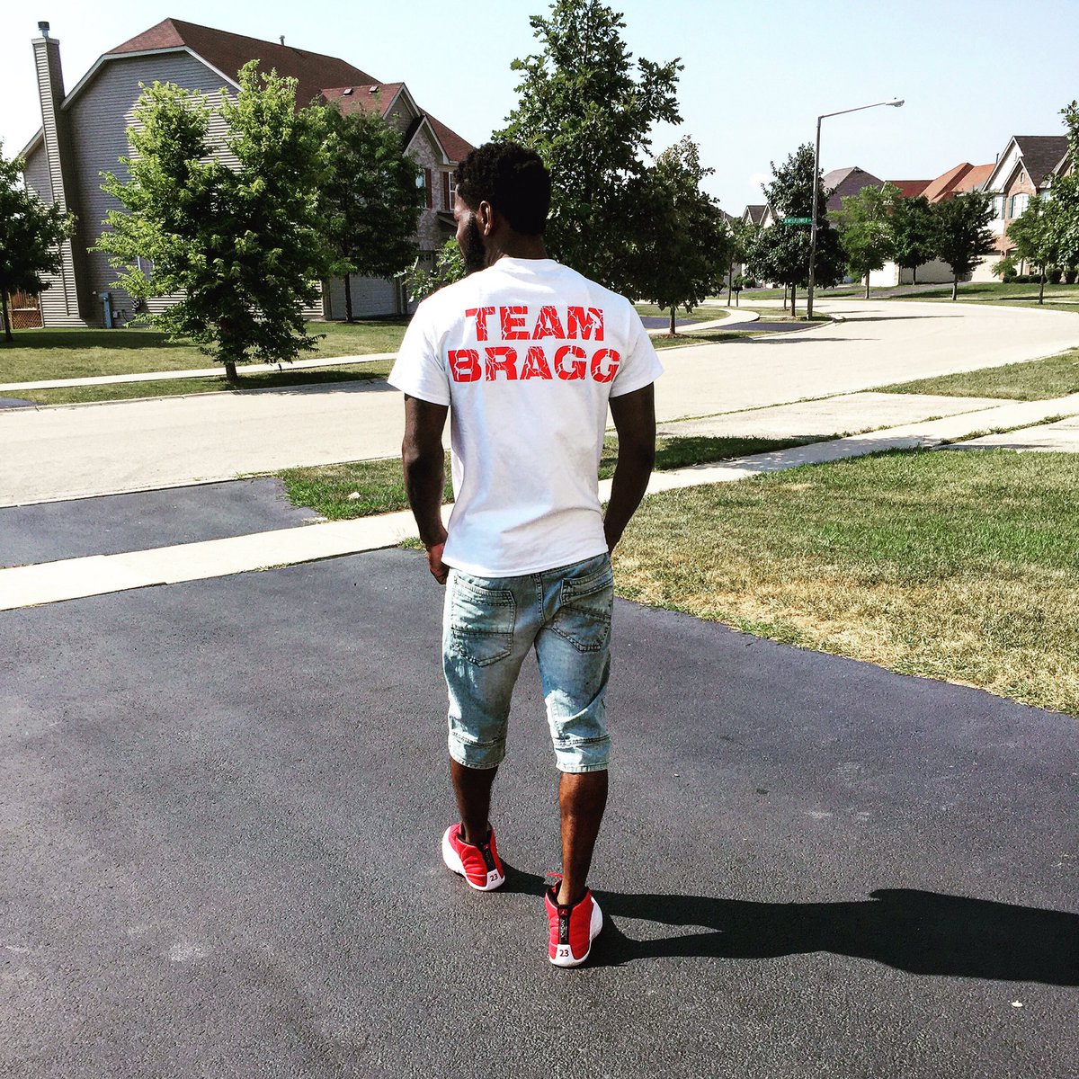 TEAMBRAGGS's tweet photo. Grass looks greener on the other side but I'm loyal to whats real not chasing after illusions #teambraggs #kingbragg https://t.co/SEdmy9AkRt