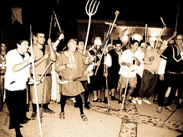 luischiado's tweet photo. #SAL @HinojosadeDuero recrea este sábado la leyenda de 'El Feudal'
https://t.co/oyMQAcNNJs https://t.co/9gFN7GA0yk