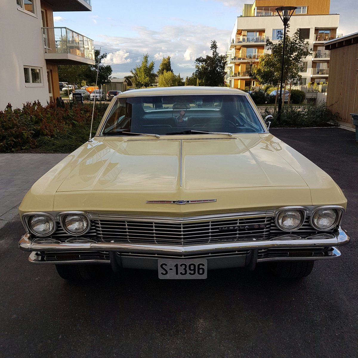 mortenrene's tweet photo. Beautiful classic 1965 #Chevrolet Impala SS 🏁 #ClassicCars #ChevroletImpala #ChevroletImpala1965 #Impala #Impala65 https://t.co/WWZW4SCOoI