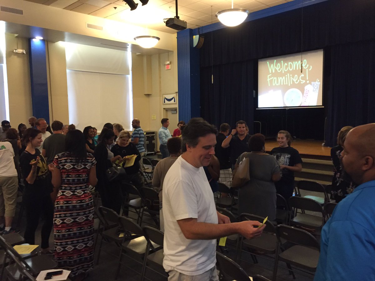 Drizzinkwine's tweet photo. What I love: At @EakinEagles Open House Nights... We provide information and we get parents to meet one another! 👊🏼 https://t.co/xstG4Hh8NW