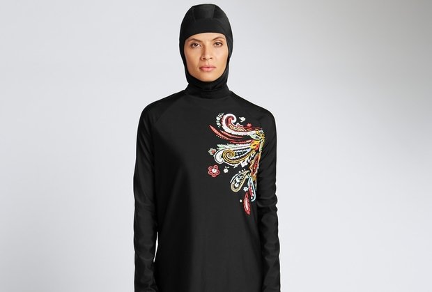 astroehlein's tweet image. Idiotic... French mayor bans burqinis on Cannes beaches bit.ly/2bkwTn1