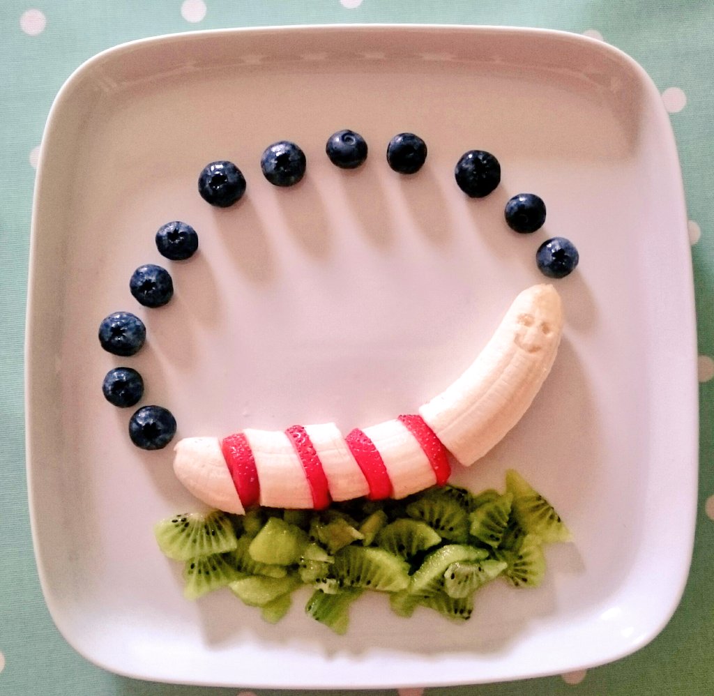 Properly excited to play #twitters next biggest game 

:<a href="/MattGovernor/">Matt Young</a> 's what is it (fruity #teacher5adayBreakfast)?