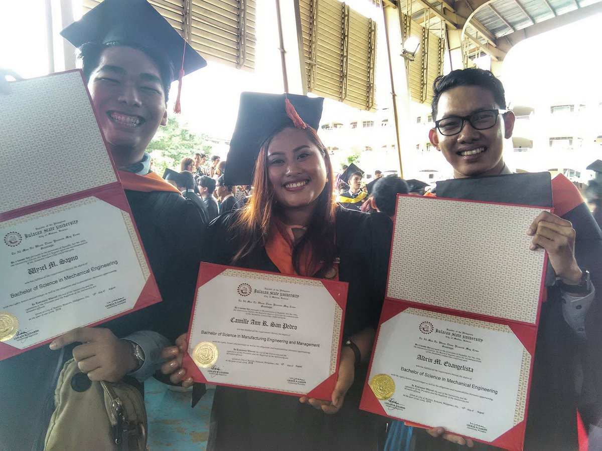 cluelesscams's tweet photo. Yes!! Finally #graduate2016 (Bachelor of Science in Manufacturing Engineering and Management). With my #KOFojt mates https://t.co/CGVkygh3A9