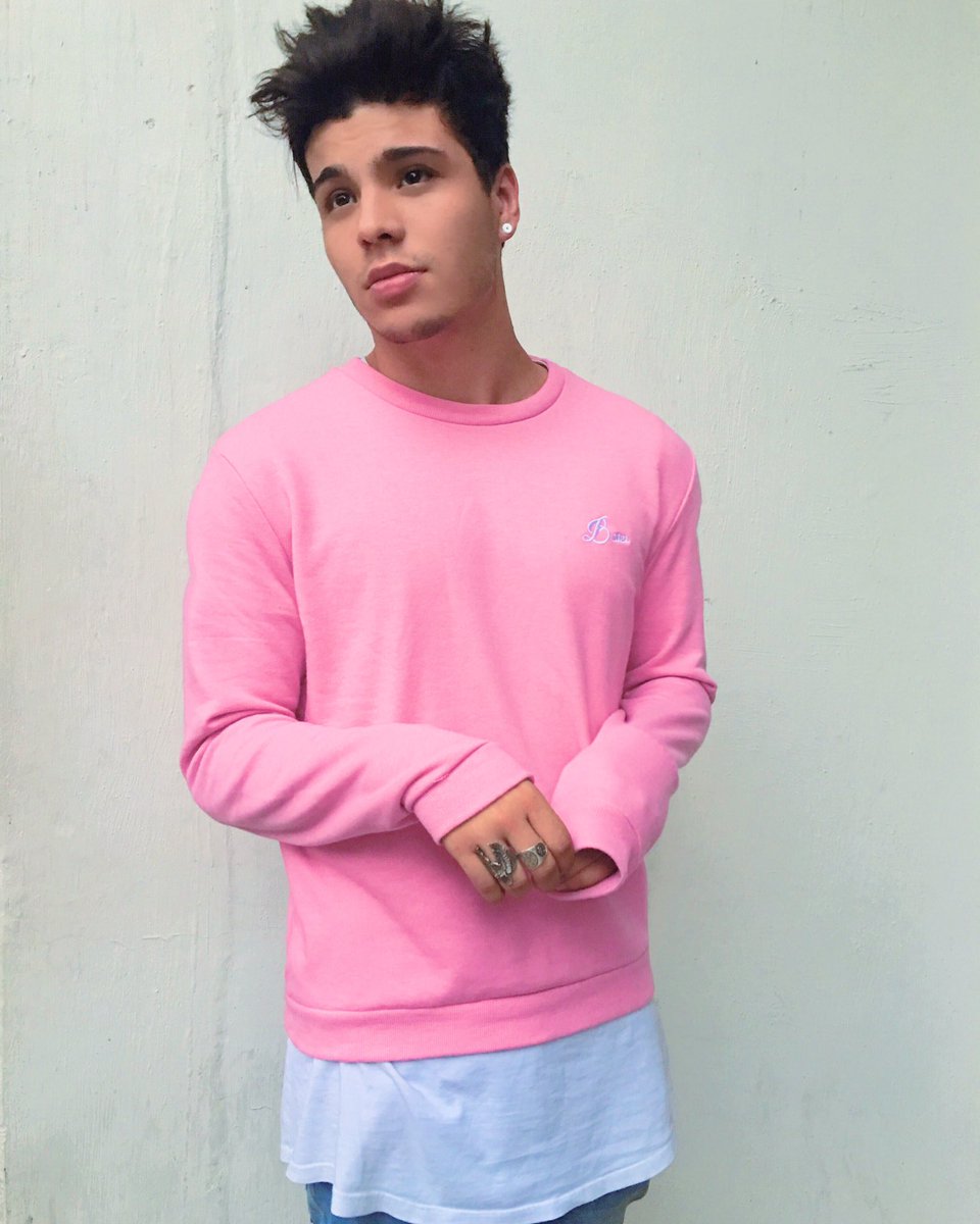 villalobossebas's tweet photo. La vie en Rose https://t.co/z6PSN0Voka