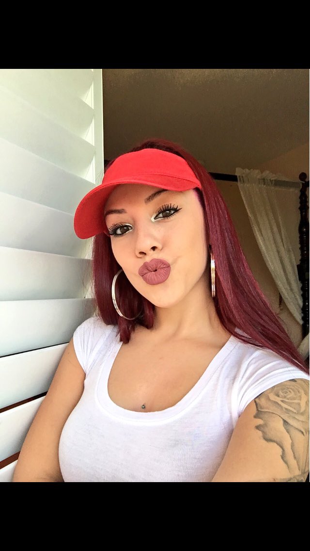 Mariagomez154's tweet photo. @salice_roseee slay mama biscuit ❤️😘💖💚 @salice_roseee https://t.co/xN0QTOhbVw