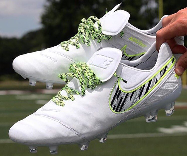 サッカースパイク Kohei Sblog Twitter પર Nikeid カスタマイズカラー ティエンポレジェンド 6 Fg ホワイト イエロー ブラック ナイキid ティエンポ