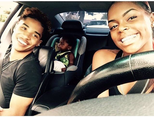desiree_updates's tweet photo. Posting the fam cuz Ik the haters gone be mad 😘💙😏 #AugustFamily 💙 🖕🏽 u thought. #ThemOverEverything @DesireeDezhaee https://t.co/PPdwOD05gl