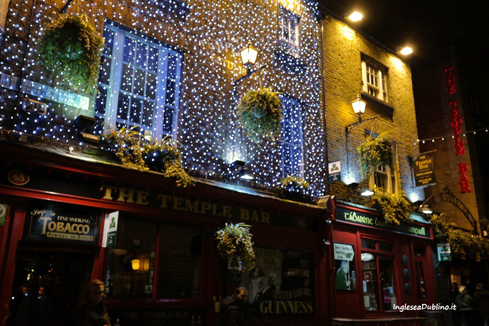 Foto del giorno: The Temple Bar #Dublino fra i pub più famosi e caratteristici ingleseadublino.eu/the-temple-bar…
