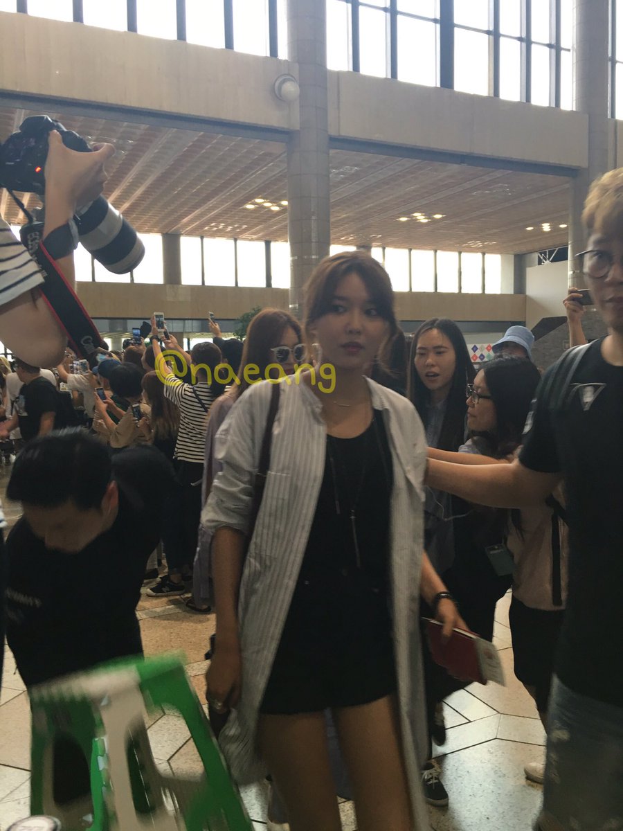[PIC][12-08-2016]SNSD khởi hành đi Nhật Bản để tham dự "SMTOWN LIVE TOUR V IN TOKYO" vào chiều nay Cpp25eyVYAYIsXn