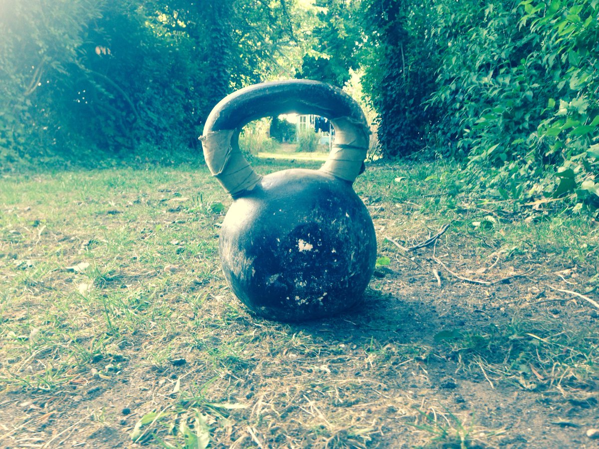 TheMadExplorers's tweet photo. Kettle bell circuit from hell done!! Time for a cup of @clipperteas!! #expedition5 #physinthebag #ilovetea https://t.co/u4a6oUZAPV