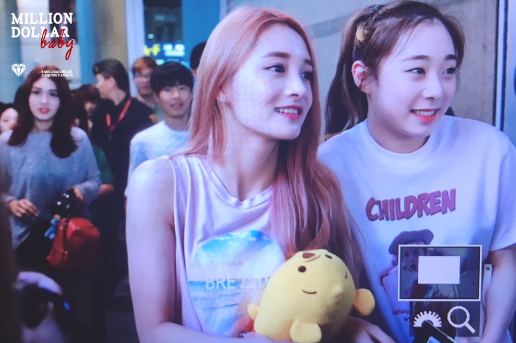 jiheonassistant's tweet image. #TeamRambutHitam alias w kamgen Jieqiong rambut hitaaaaam. 😭