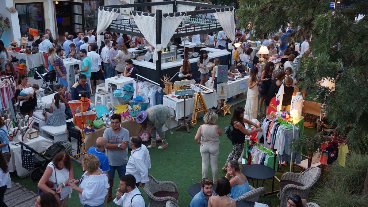 Ayer estuvimos en el #summermarket organizado por <a href="/modanovaevents/">Moda Nova Events</a> Te lo contamos todo aquí bit.ly/2b28jFO