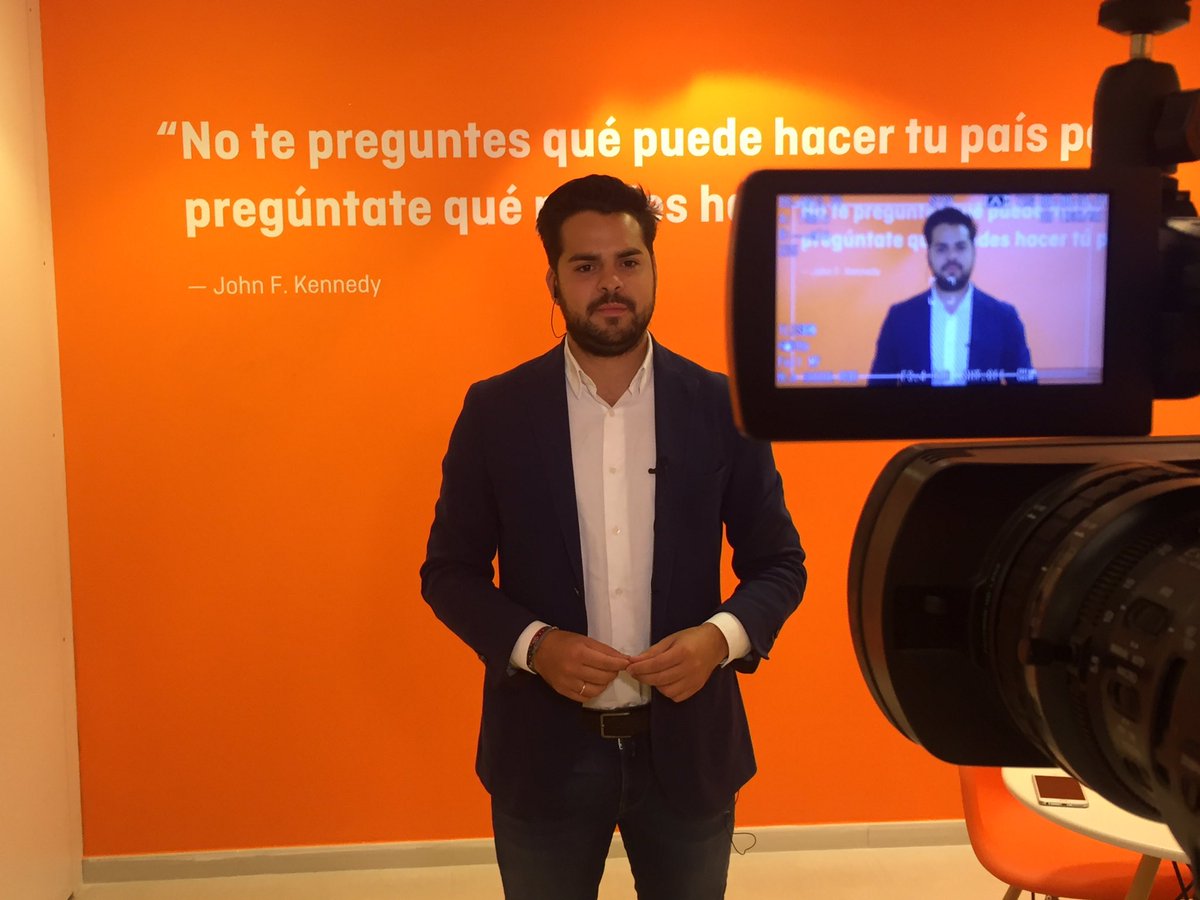 CiudadanosCs's tweet photo. .@ferdeparamo "No hay matices a la regeneración política ni a la lucha contra la corrupción" #SeBuscaPactoM4 https://t.co/aUoDJy1rzR
