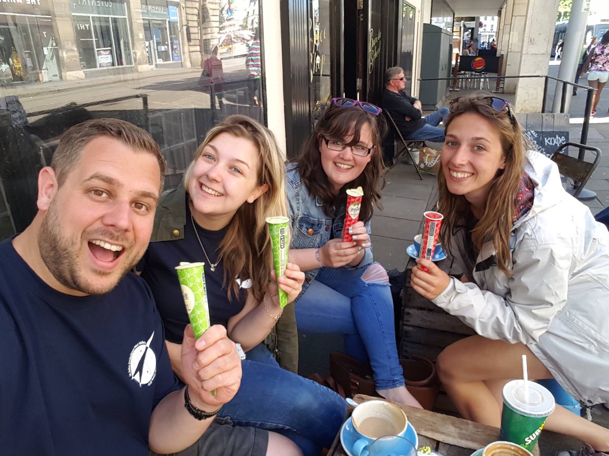 L_Pont's tweet photo. Free ice lollies delivered by uber, would be rude not to #UberIceCream https://t.co/546NLa2JuS