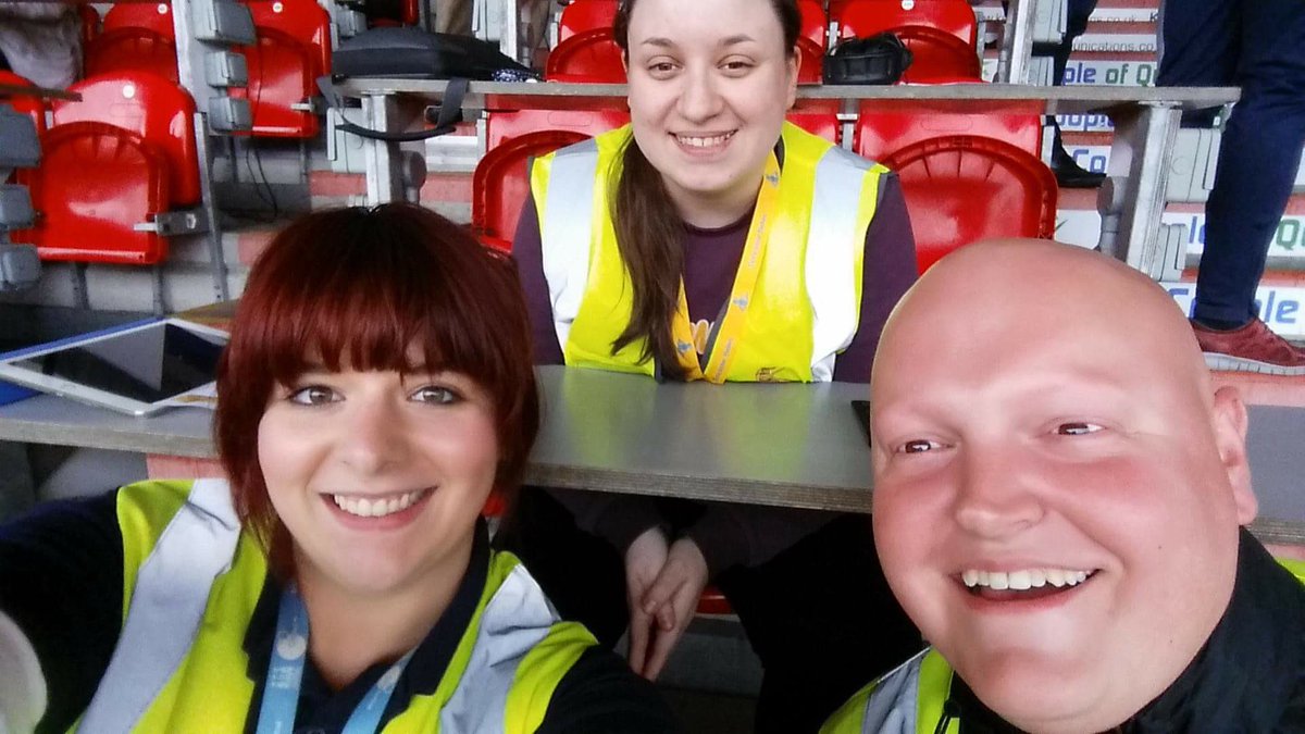 RobMcKay86's tweet photo. A Thursday night in Donny. A 5th game in 6 days. And two of the best people to spend it with #diggingroads #cityaway https://t.co/nAgLmp71fa