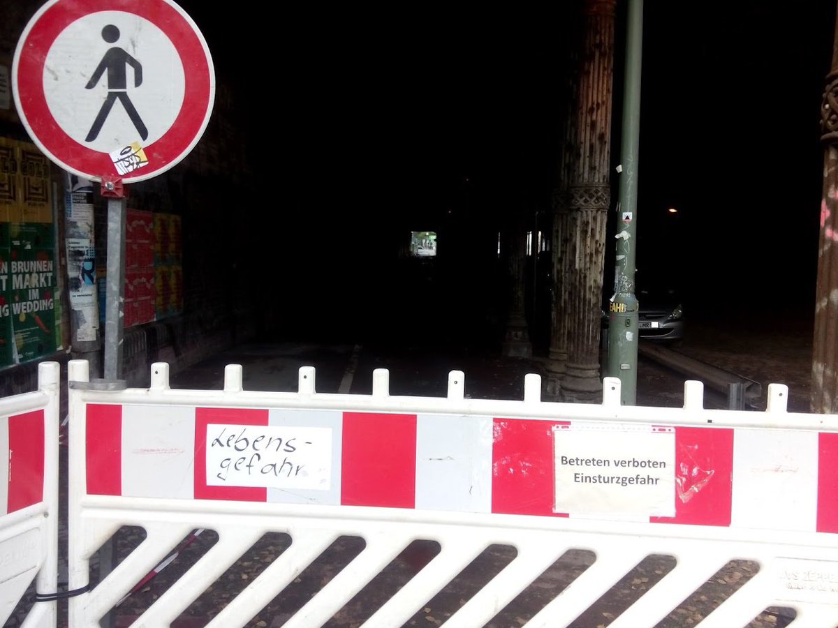 weltbuergerpark's tweet photo. 11h:#GROTH-#MAUERpark-#GleimTUNNEL:Lebensgefahr oder Licht am Ende des Tunnels?https://t.co/UFomSMRxQx @mauerpark100 https://t.co/m15chQNOwH